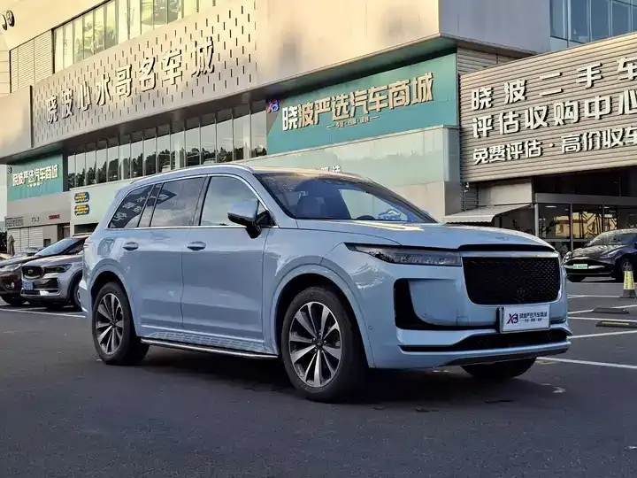 Li ONE 2020 extended 6-seat version 3