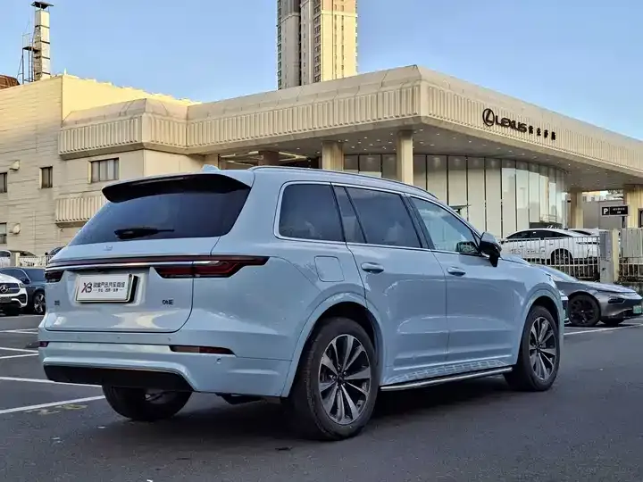 Li ONE 2020 extended 6-seat version 4