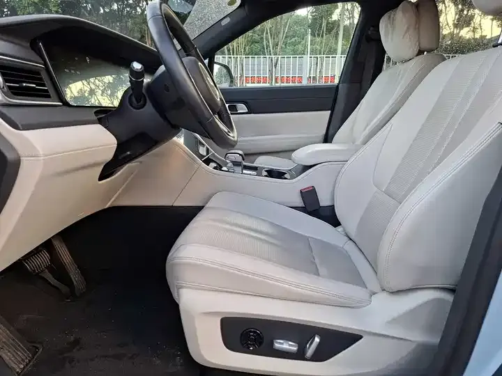 Li ONE 2020 extended 6-seat version 8