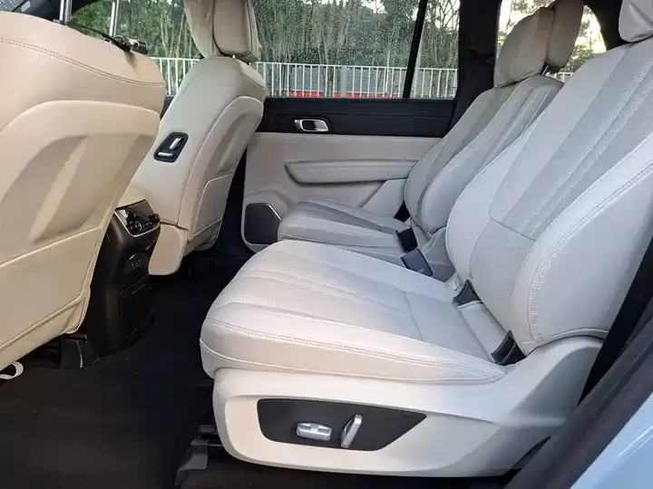Li ONE 2020 extended 6-seat version 9