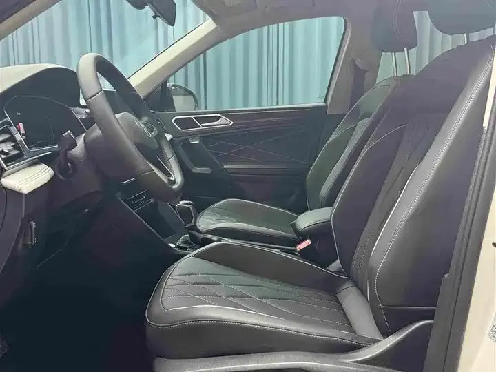 Tiguan L 2024 300TSI Automatic Two-Drive Smart Edition 4