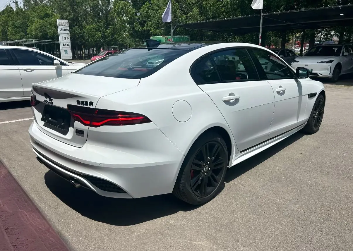 Jaguar 2025 XEL 2.0T 250PS R-DYNAMIC 90th Anniversary Collection Edition Automatic Gear 3