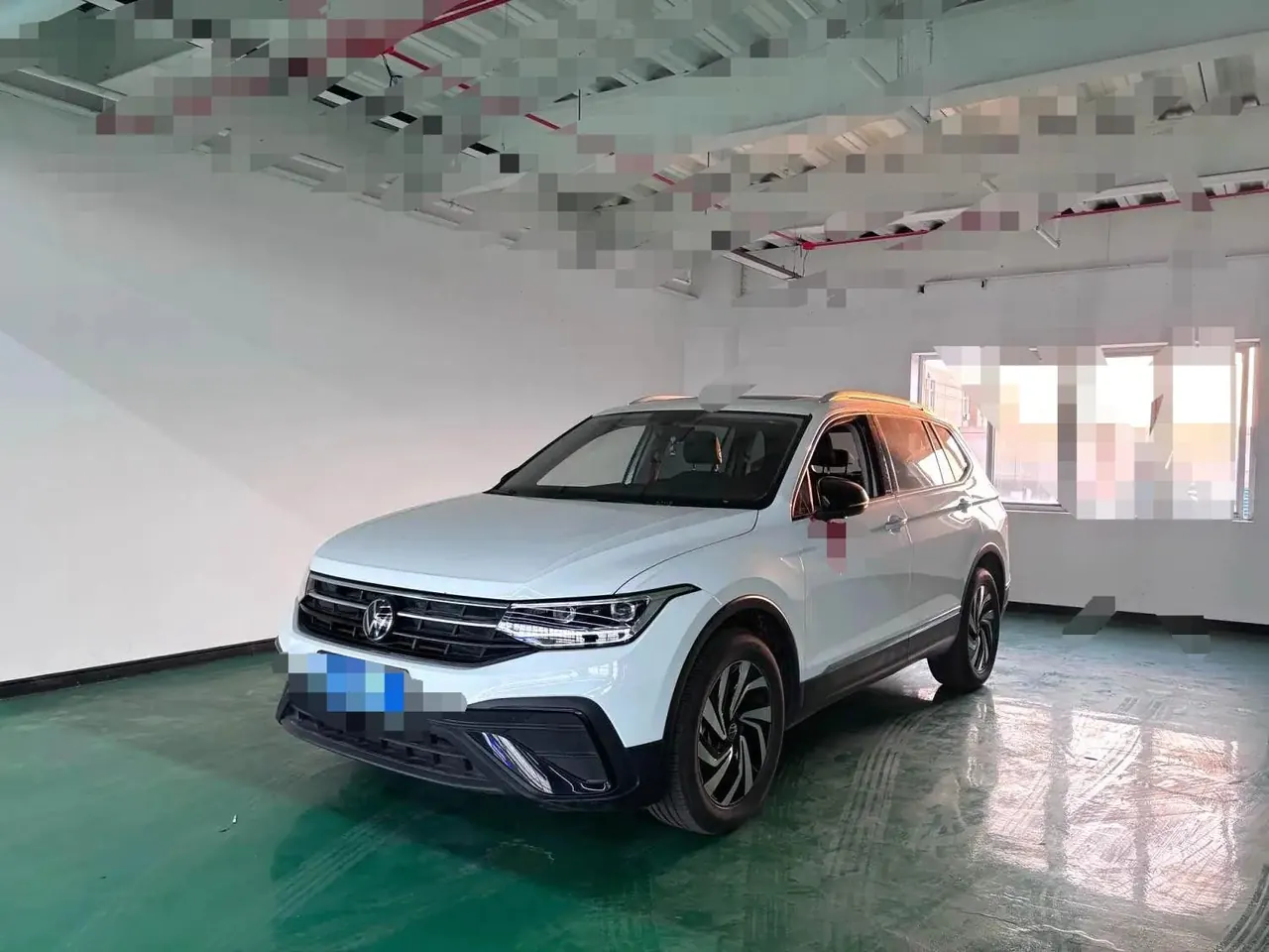 Volkswagen 2025 Tiguan L 1.5TSI 300TSI outstanding two-wheel drive Longteng version automatic gear - View 1