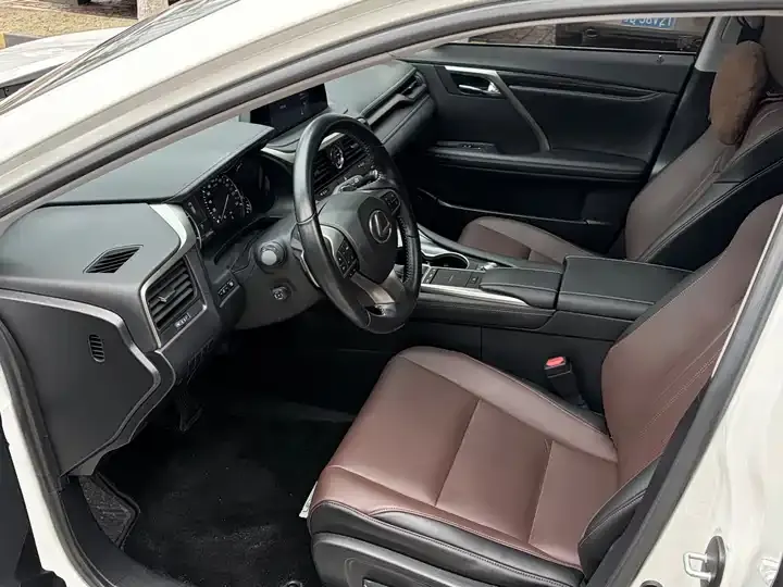 Lexus RX 2020 facelift 15000.00g Drive Elite Edition 7