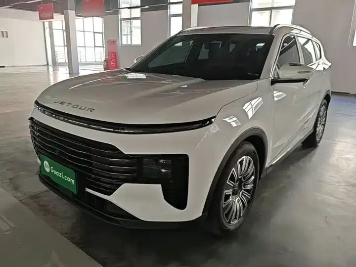 Jetour X70 PLUS 2025 1.5T Deluxe Surging Edition 5 - View 1