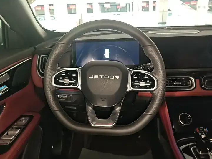 Jetour X70 PLUS 2025 1.5T Deluxe Surging Edition 5 11