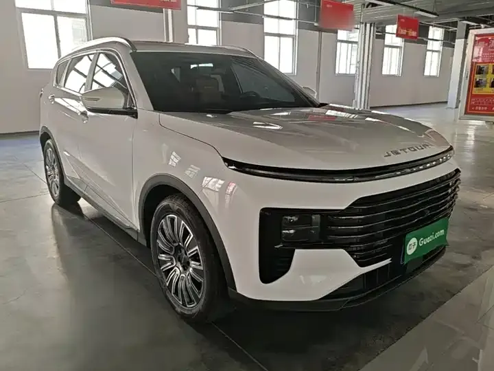 Jetour X70 PLUS 2025 1.5T Deluxe Surging Edition 5 4