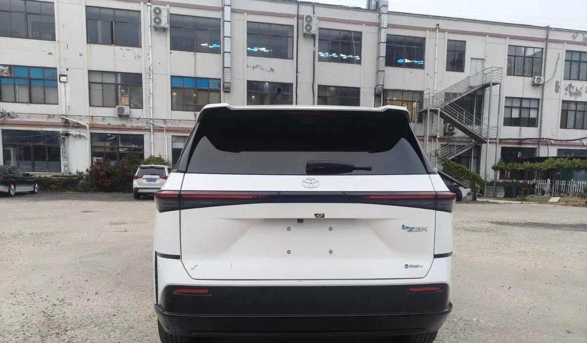 Toyota 2025 Platinum Intelligence 3X 520 Pro Advanced Intelligence Driving Edition Automatic Gear 4