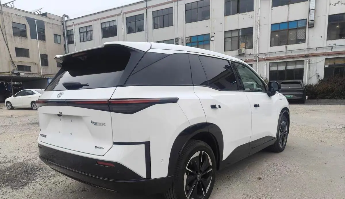 Toyota 2025 Platinum Intelligence 3X 520 Pro Advanced Intelligence Driving Edition Automatic Gear 6