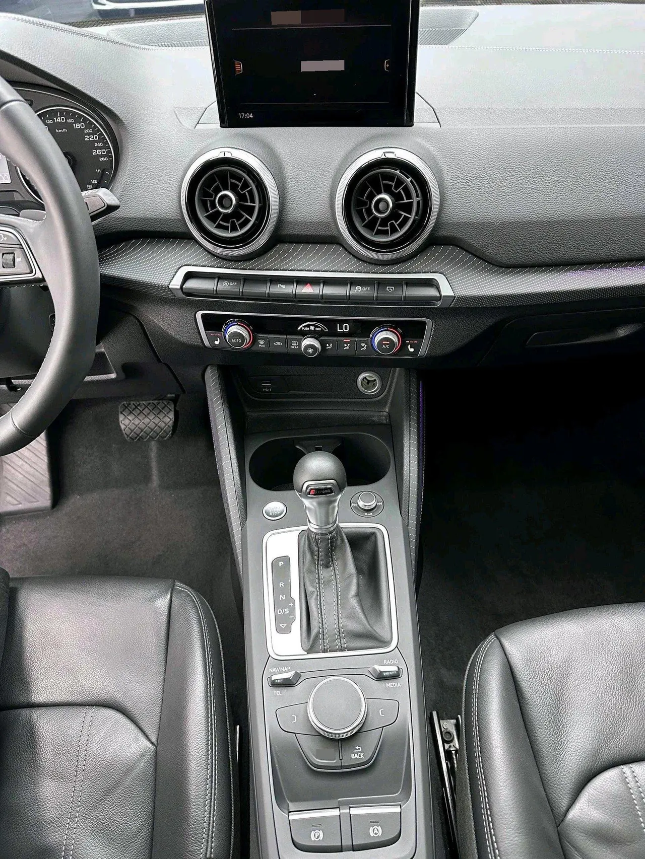 Audi 2022 Q2L 1.4TFSI 35TFSI Fashion Dynamic Automatic 15