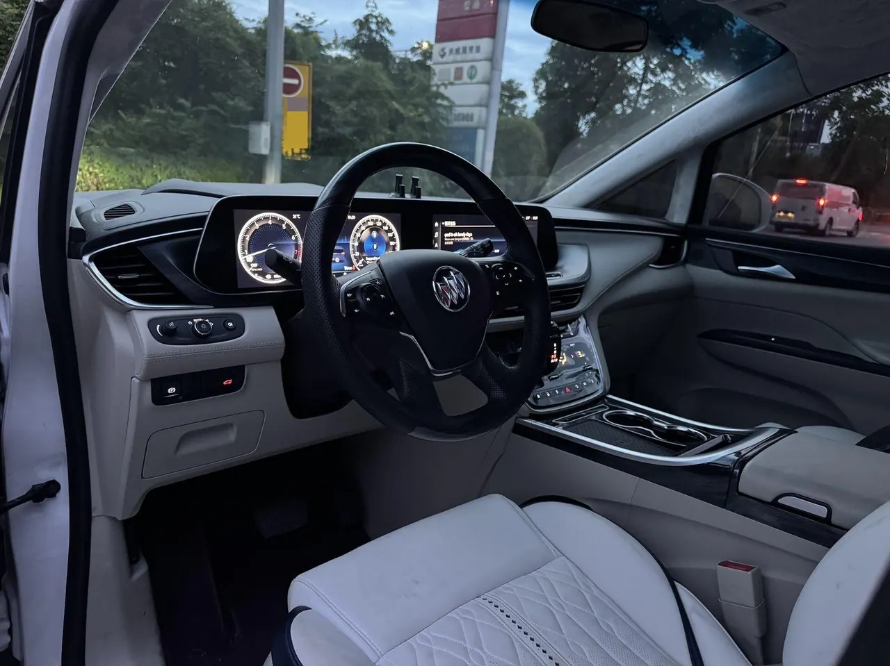 Buick 2022 GL8 ES Lu Zun 2.0T 653T Comfortable Automatic Gear 5