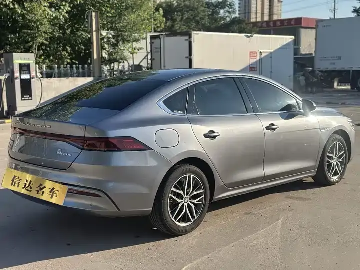 Qin PLUS 2021 EV 400KM Luxury Model 2