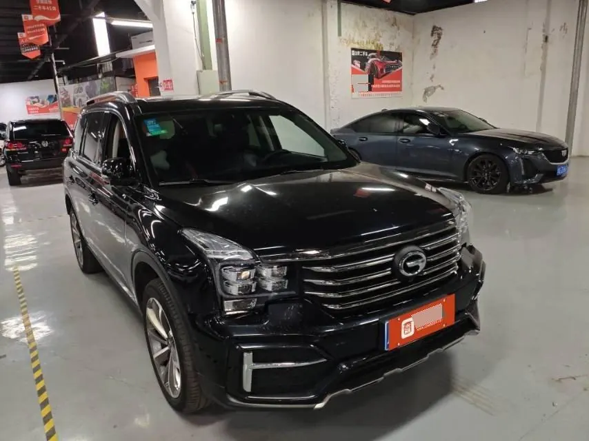 Chuanqi 2020 GS8 2.0T 390T 4-wheel drive distinguished version 7-seat automatic gear - View 1