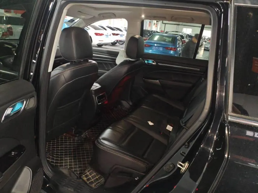 Chuanqi 2020 GS8 2.0T 390T 4-wheel drive distinguished version 7-seat automatic gear 4