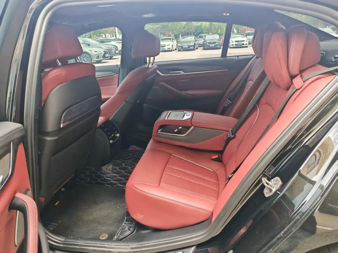 BMW 5 Series 2022 530Li 2.0T Exclusive M Sports Suit (Modified) Automatic Gear 3