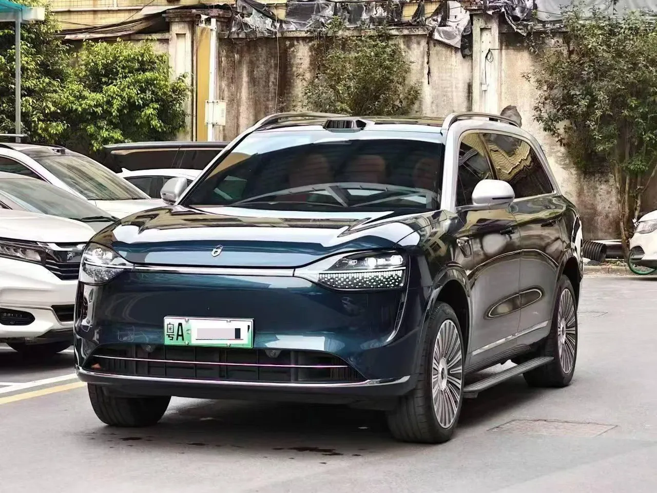 AITO 2025 AITO M9 extended range Ultra version 52kWh6 seat version automatic gear - View 1