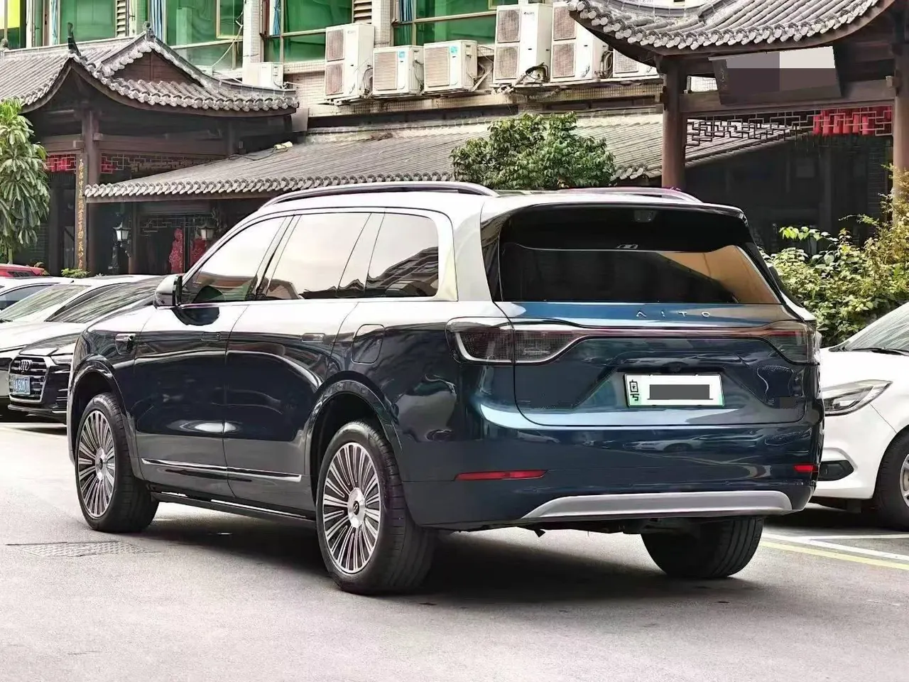 AITO 2025 AITO M9 extended range Ultra version 52kWh6 seat version automatic gear 6
