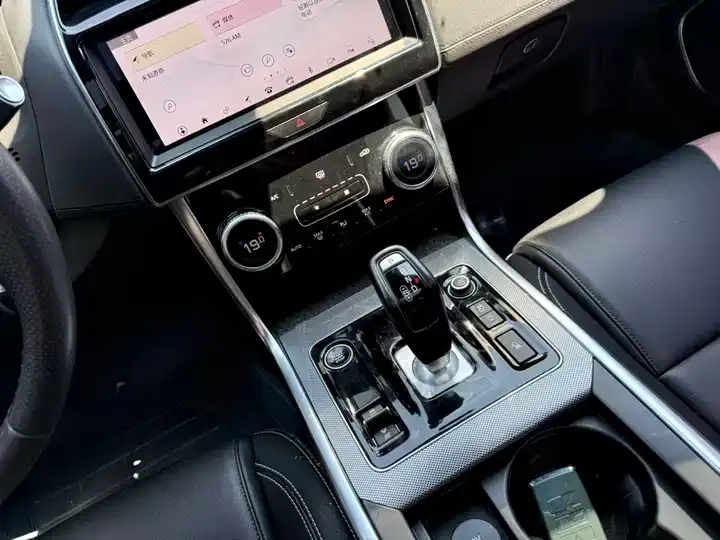 Jaguar XEL 2021 2.0T 200PS R-DYNAMIC Youth Sports Edition 9