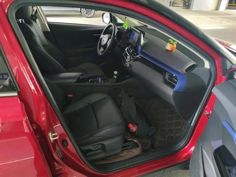 Toyota 2020 C- HR 2.0 stepless leading version of automatic gear 5