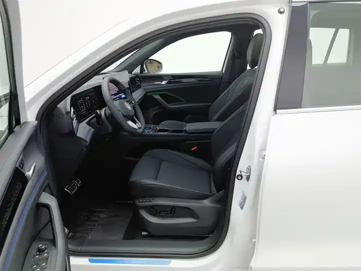 Tiguan L 2024 PRO 330TSI Two-Drive R-Line Smart Collar Edition 10
