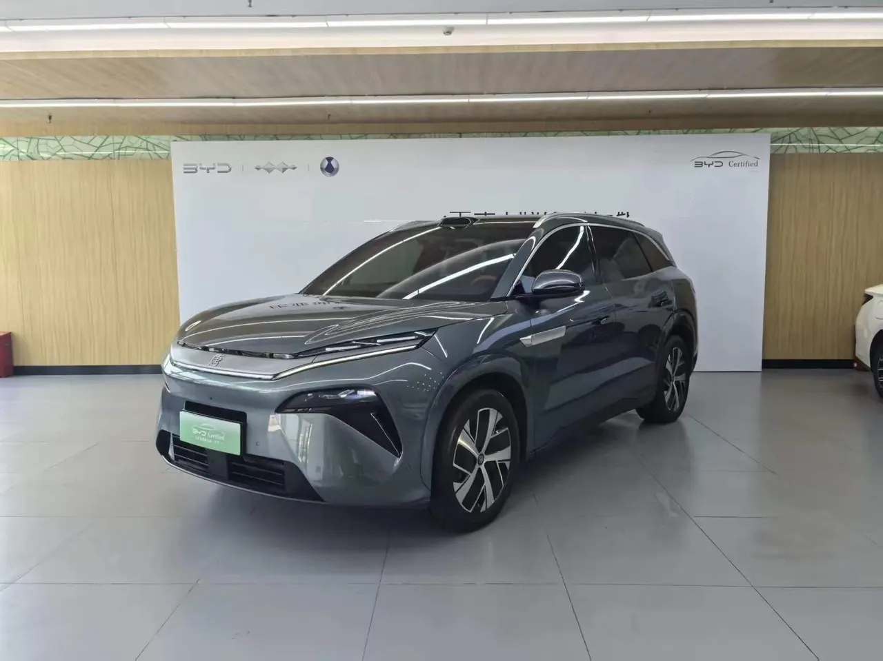 BYD 2025 Tang L DM 1.5T stepless 200KM four-wheel drive laser Radar flagship automatic gear - View 1