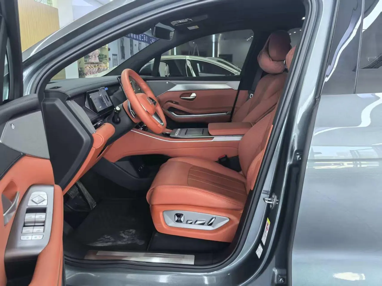 BYD 2025 Tang L DM 1.5T stepless 200KM four-wheel drive laser Radar flagship automatic gear 4