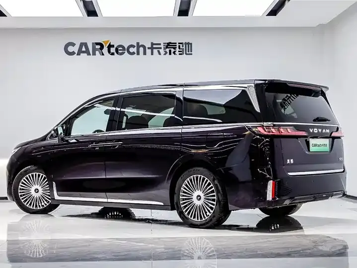 Voyah Dreamer 2025 PHEV Four-wheel Drive Distinguished Kunpeng Edition 4