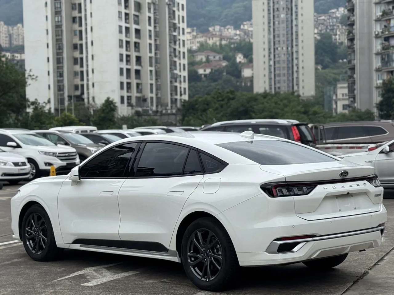 Ford 2025 Mondeo 2.0T EcoBoost Luxury Automatic 6