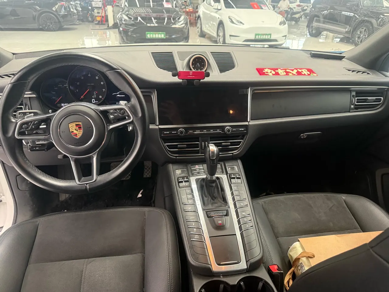 Porsche Macan (Imported) 2020 Macan 2.0T Automatic Gear 5