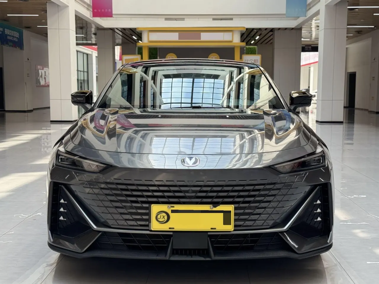 ChangAn 2022 UNI-V 1.5T honorable automatic gear 2
