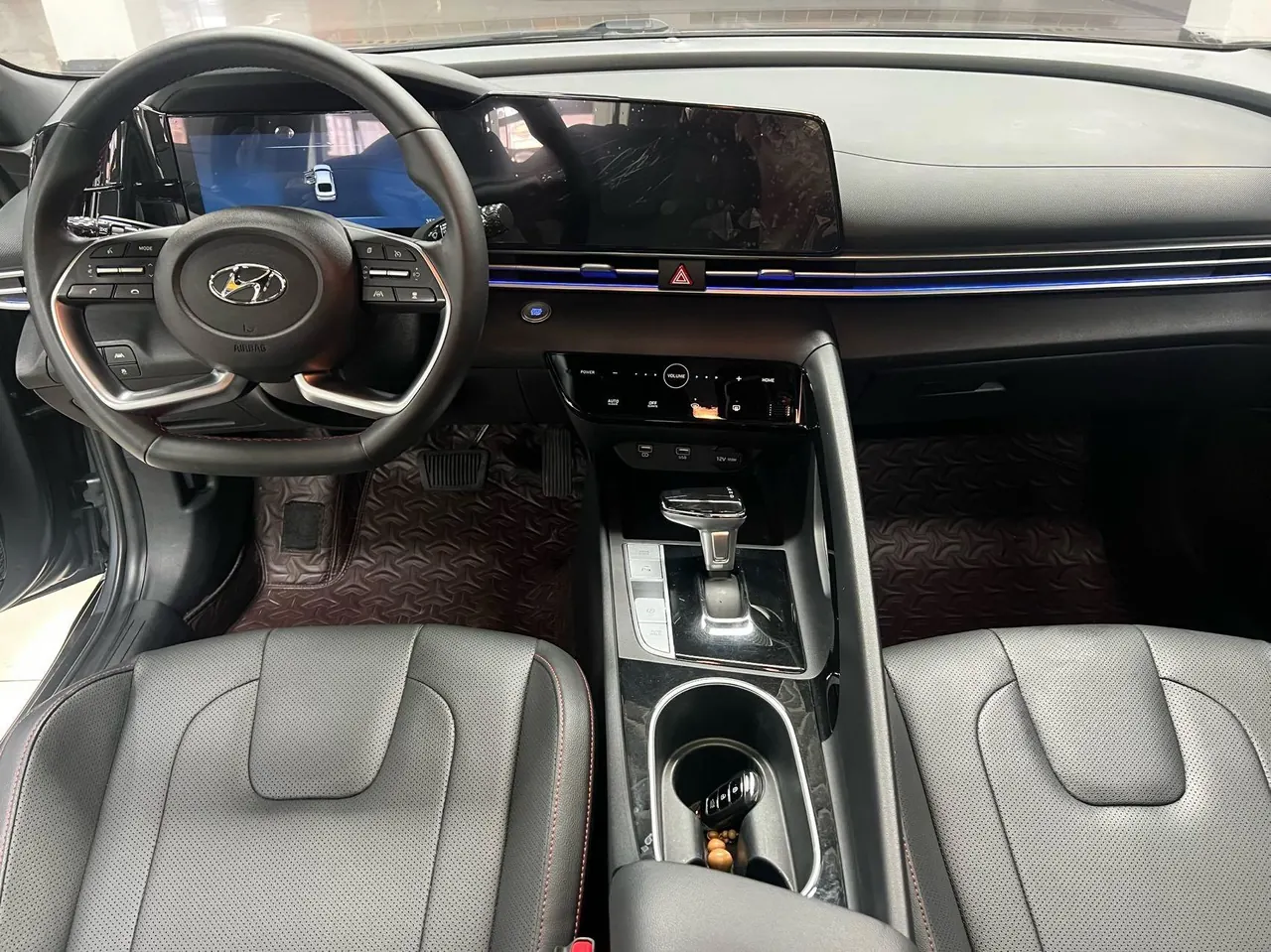 Hyundai 2022 Elantra -3-compartment 1.5 stepless LUX premium automatic gear 8