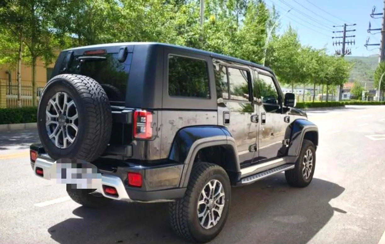 Beijing 2024 BJ40 2.0T Urban Hunter Honor Edition Automatic Transmission 2