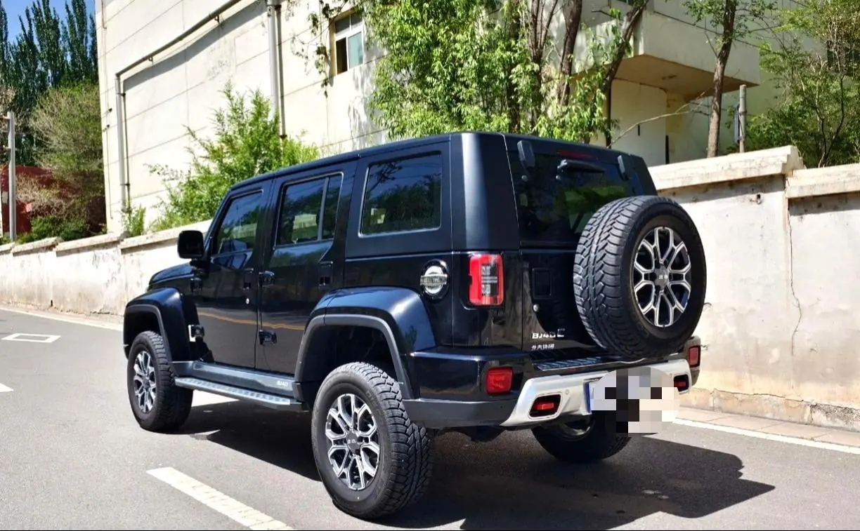 Beijing 2024 BJ40 2.0T Urban Hunter Honor Edition Automatic Transmission 3