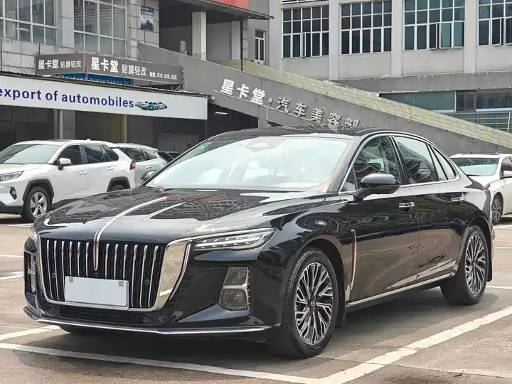 HongQi H5 2025 2.0T Auto Flag Chang Edition - View 1