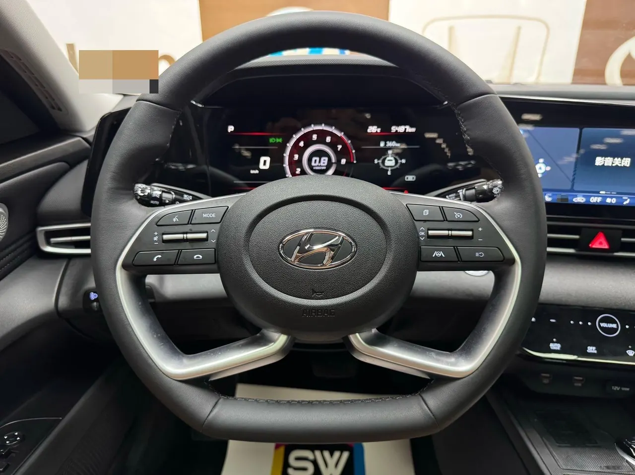 Hyundai 2022 Elantra -3-compartment 1.5 stepless LUX premium automatic gear 10