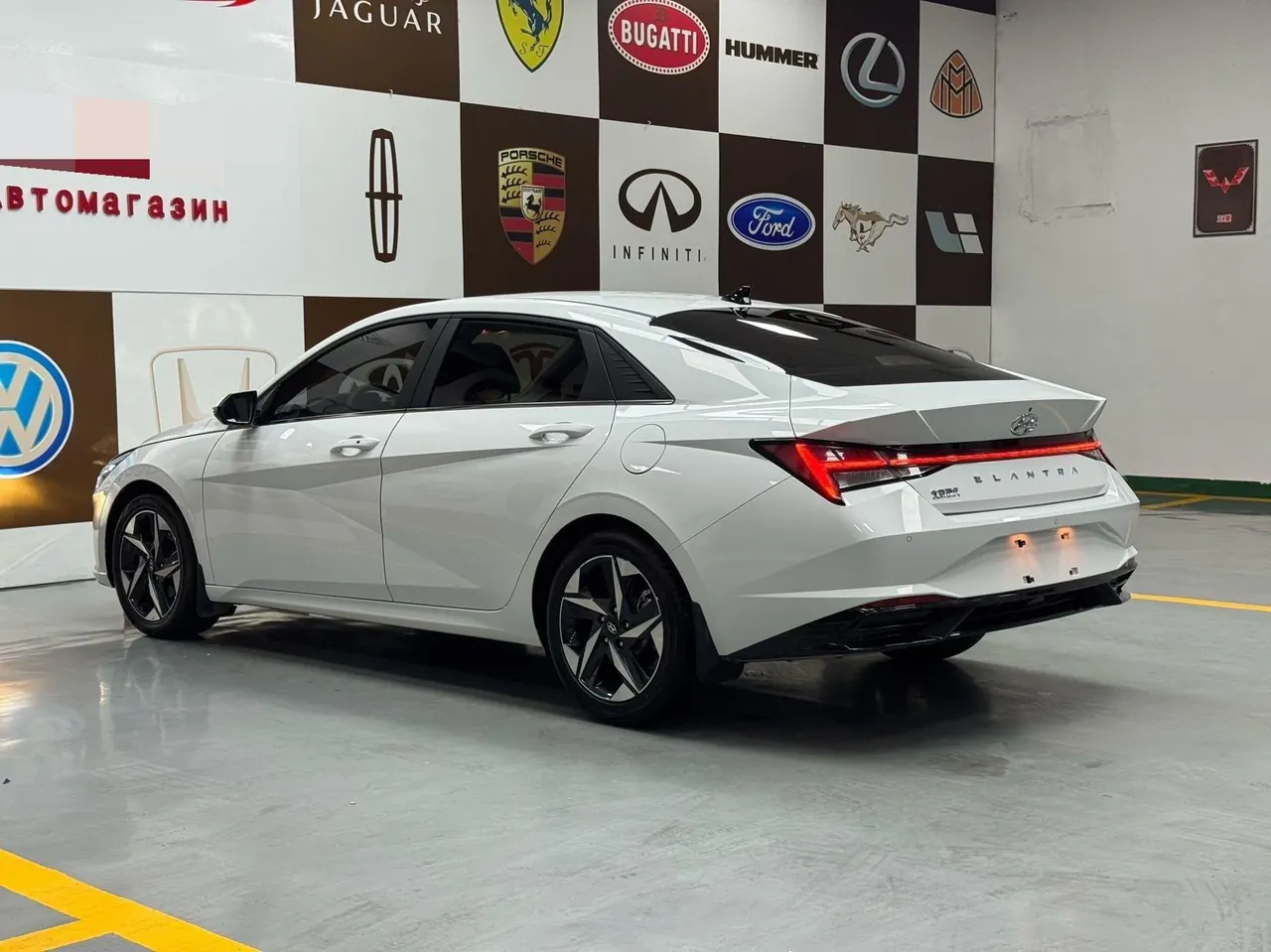 Hyundai 2022 Elantra -3-compartment 1.5 stepless LUX premium automatic gear 3