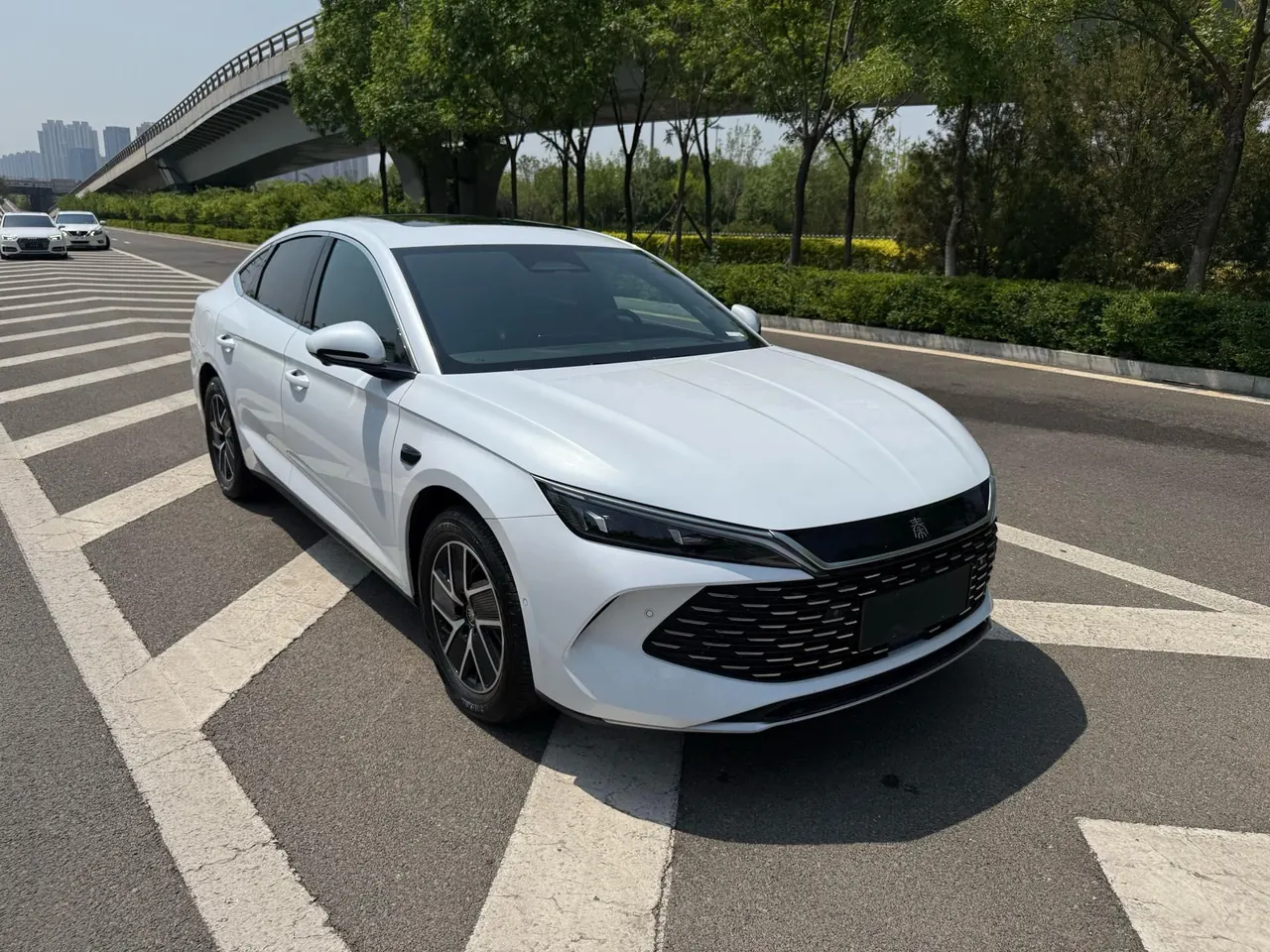 BYD 2025 Qin L DM-i 1.5 stepless smart driving version 120KM leading automatic gear 3