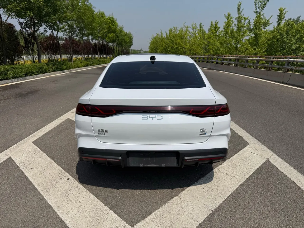 BYD 2025 Qin L DM-i 1.5 stepless smart driving version 120KM leading automatic gear 8