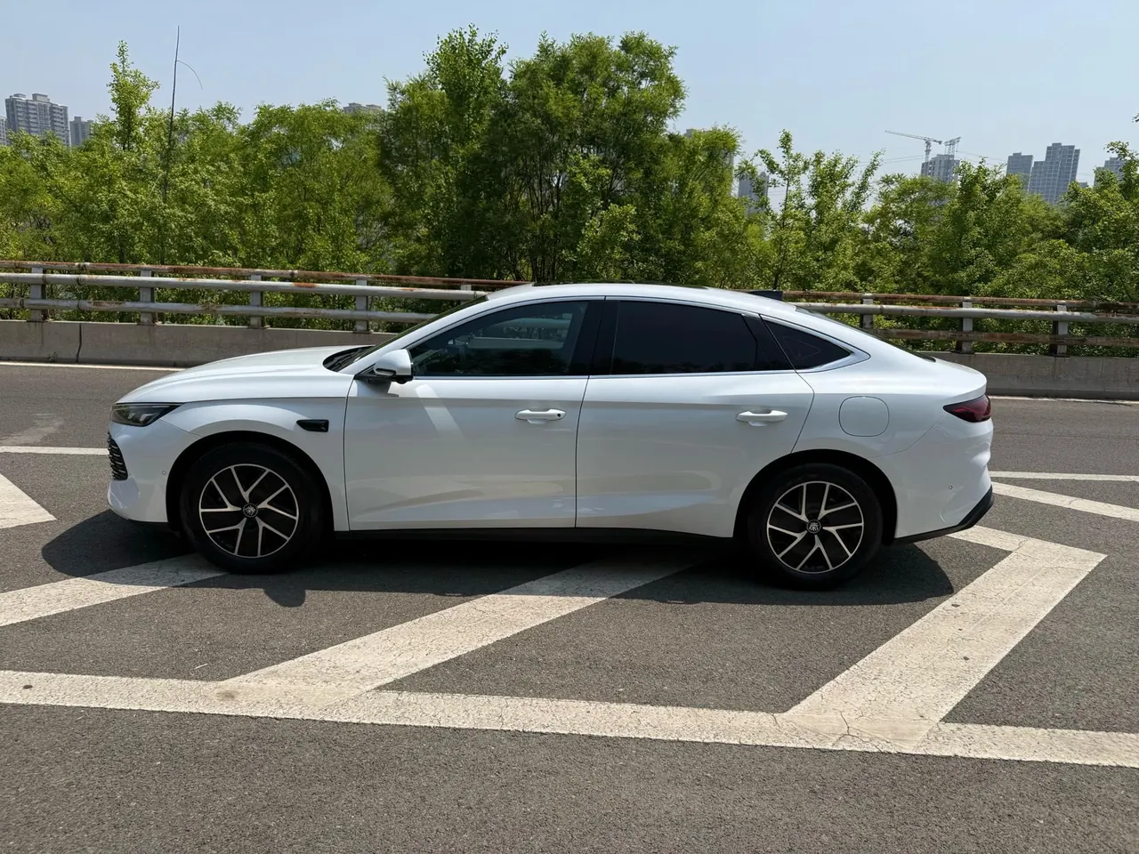 BYD 2025 Qin L DM-i 1.5 stepless smart driving version 120KM leading automatic gear 9