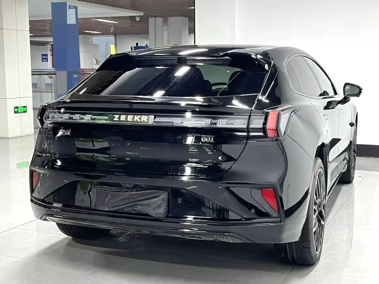 Zeekr 2025 Zeekr 001 YOU version 100kWh four-wheel drive automatic gear 10