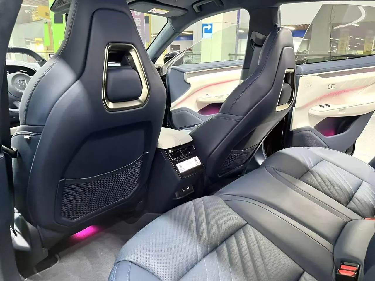 Zeekr 2025 Zeekr 001 YOU version 100kWh four-wheel drive automatic gear 7