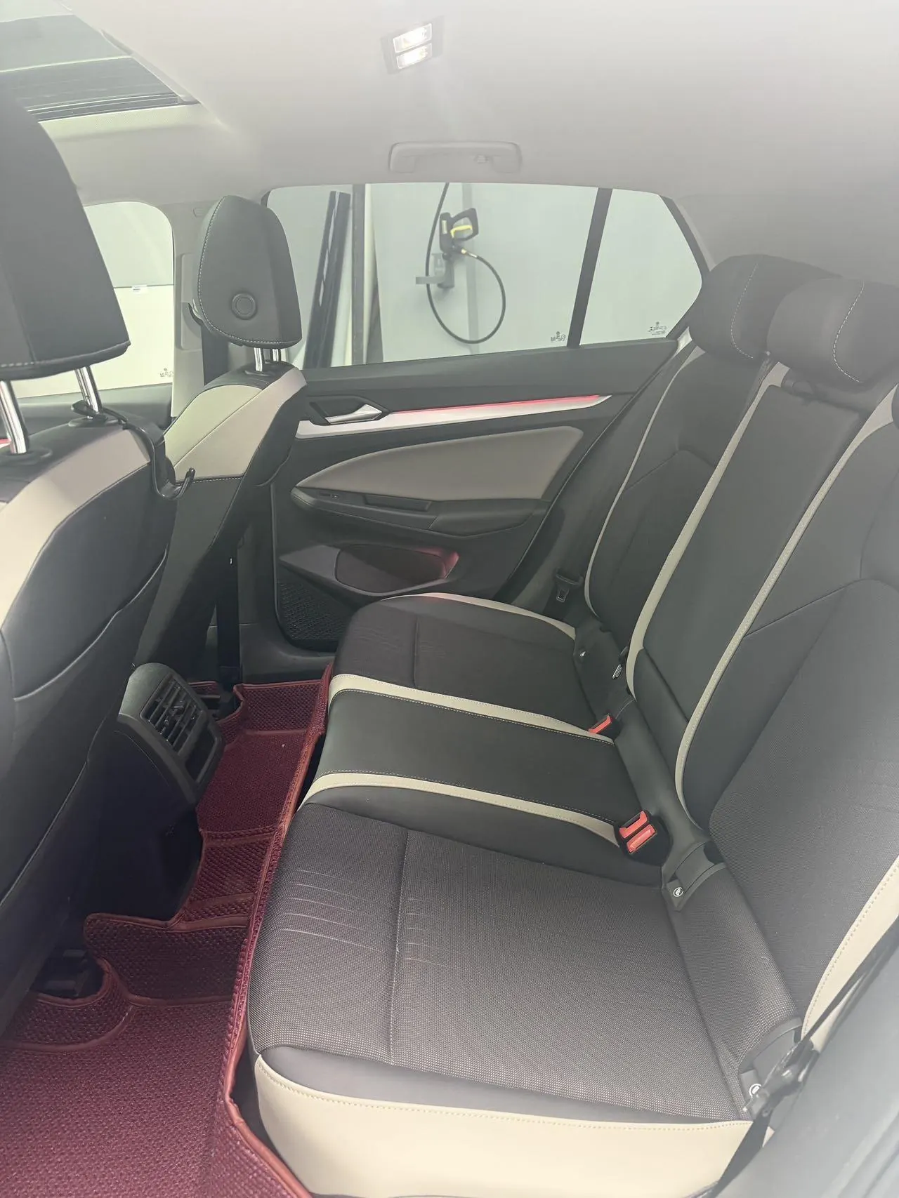 Volkswagen 2021 Golf 8 1.2TSI 200TSI Automatic 3