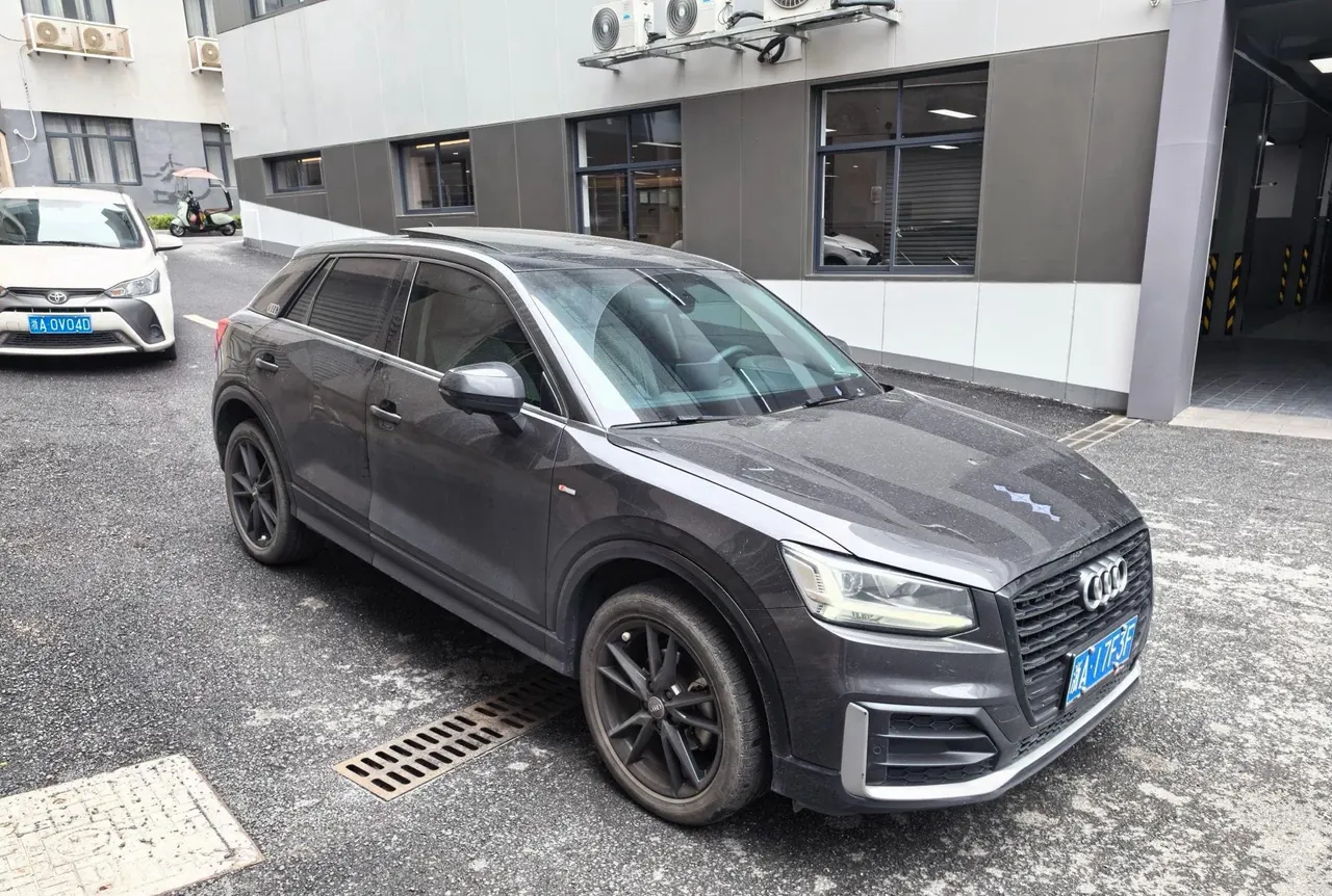 Audi 2021 Q2L 1.4TFSI 35TFSI Fashion Elegant Automatic 2