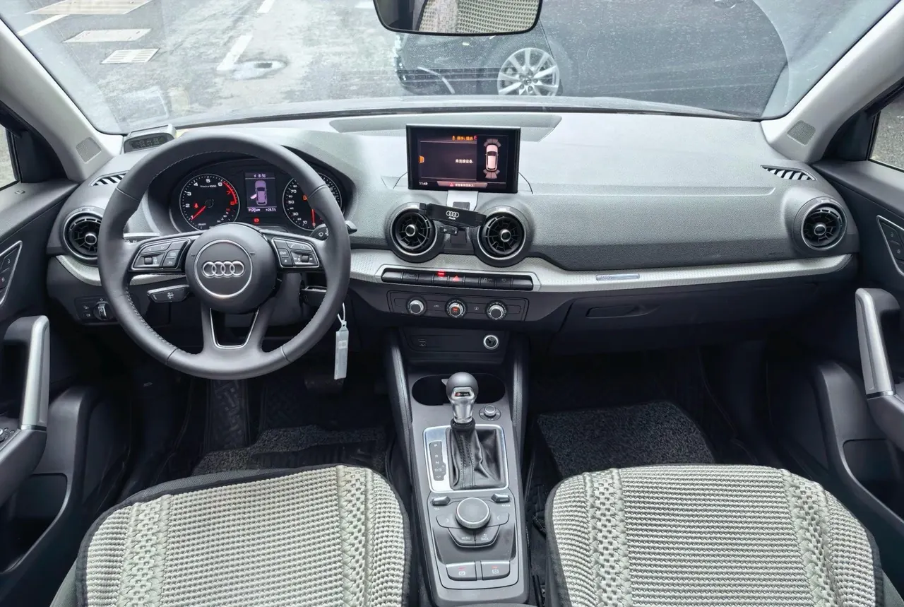 Audi 2021 Q2L 1.4TFSI 35TFSI Fashion Elegant Automatic 5