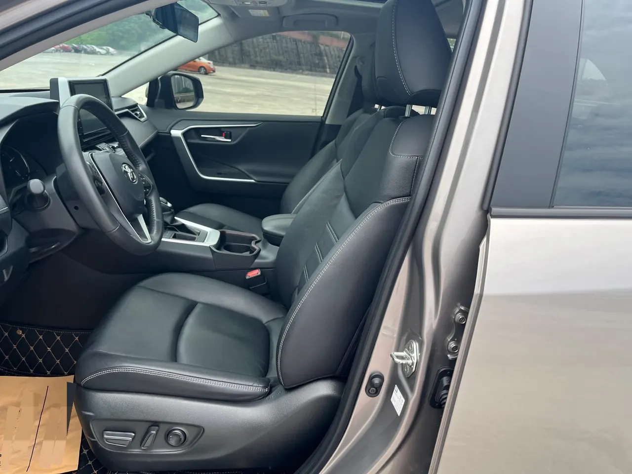 Toyota 2021 RAV4 Rongbo 2.0 Stepless Two-Drive Fashion Edition Automatic Gear 10