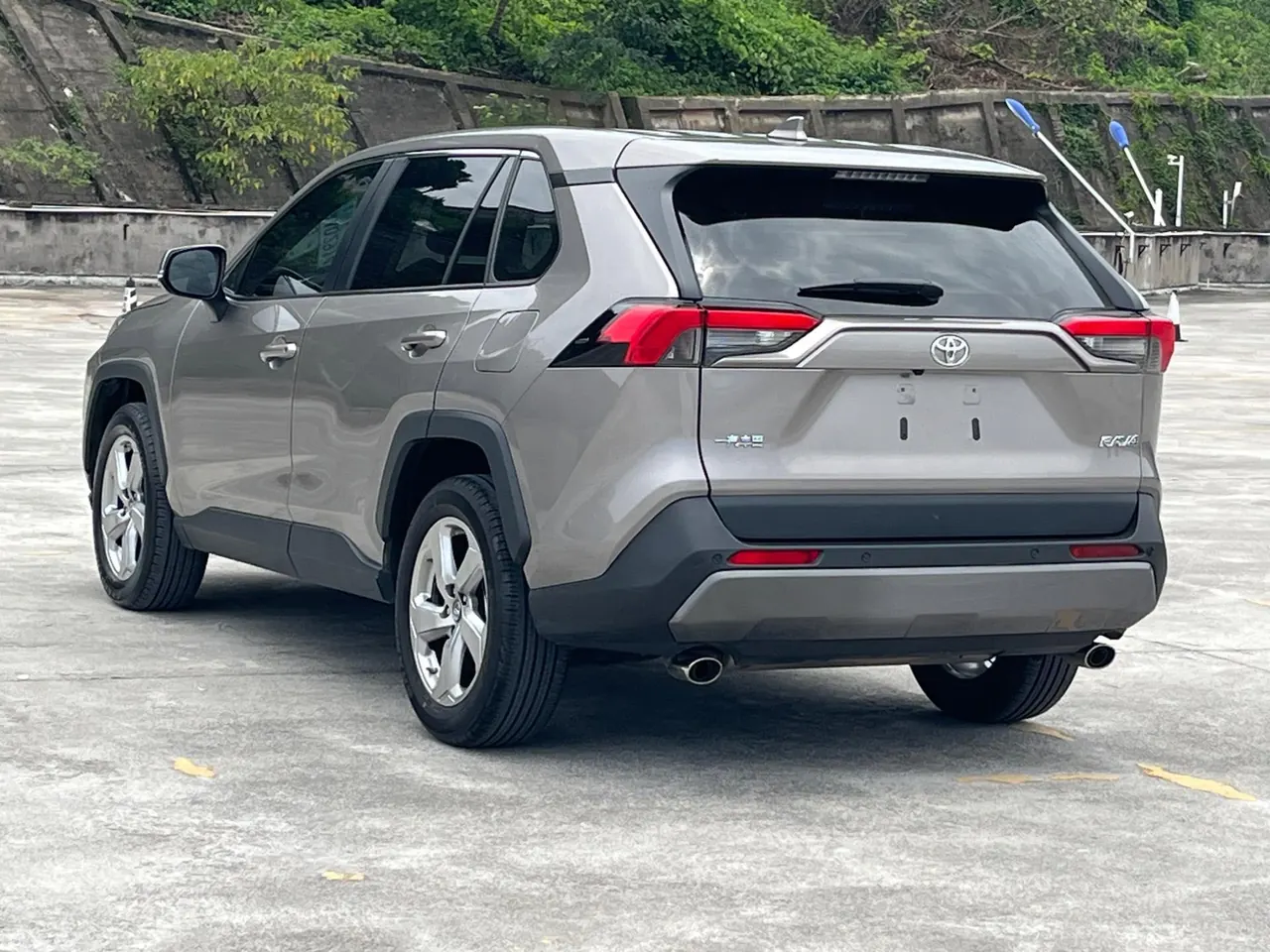 Toyota 2021 RAV4 Rongbo 2.0 Stepless Two-Drive Fashion Edition Automatic Gear 5