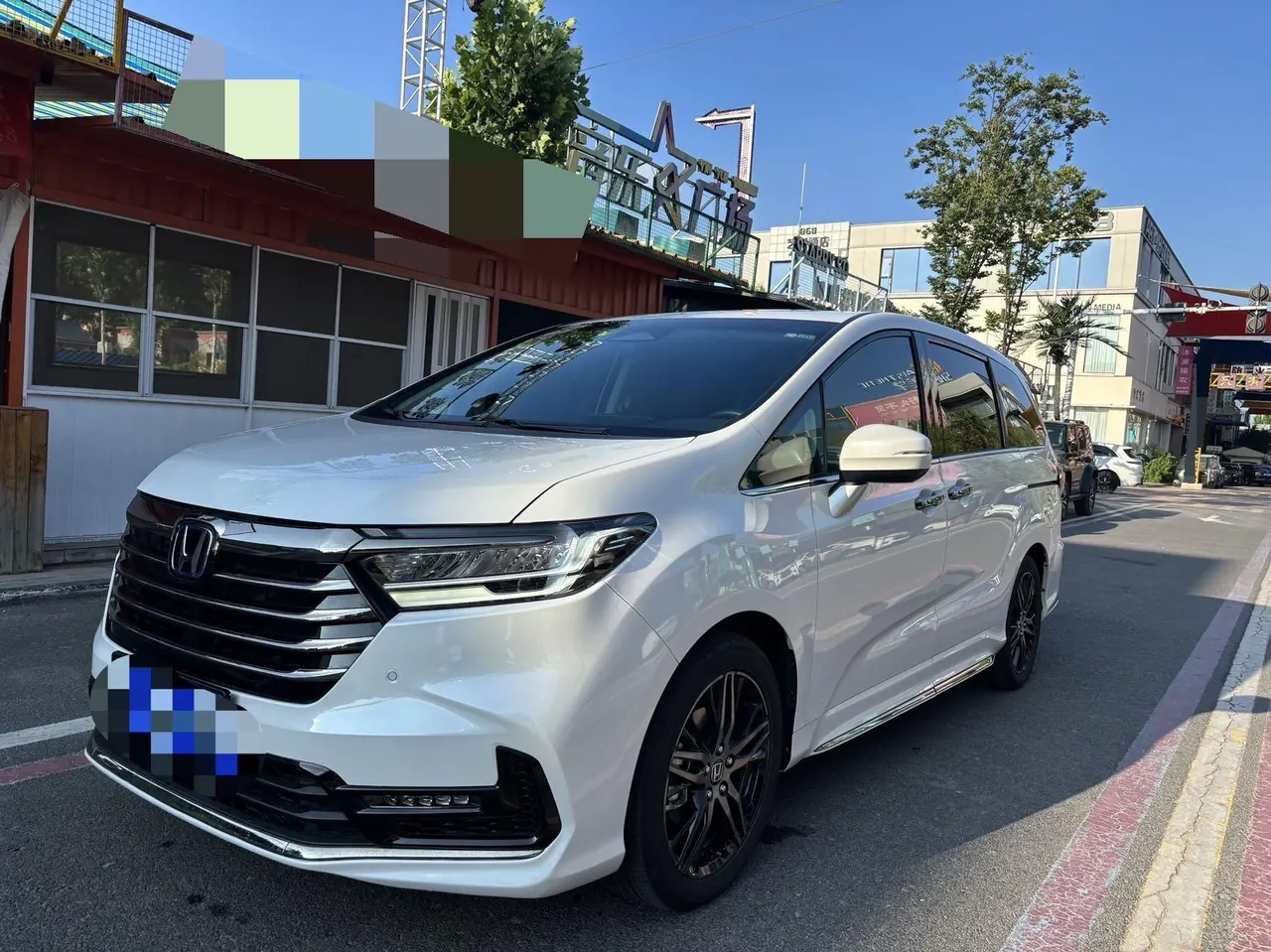 Honda 2024 Odyssey Hybrid 2.0 Stepless Sharp and Glory Edition Automatic Gear - View 1