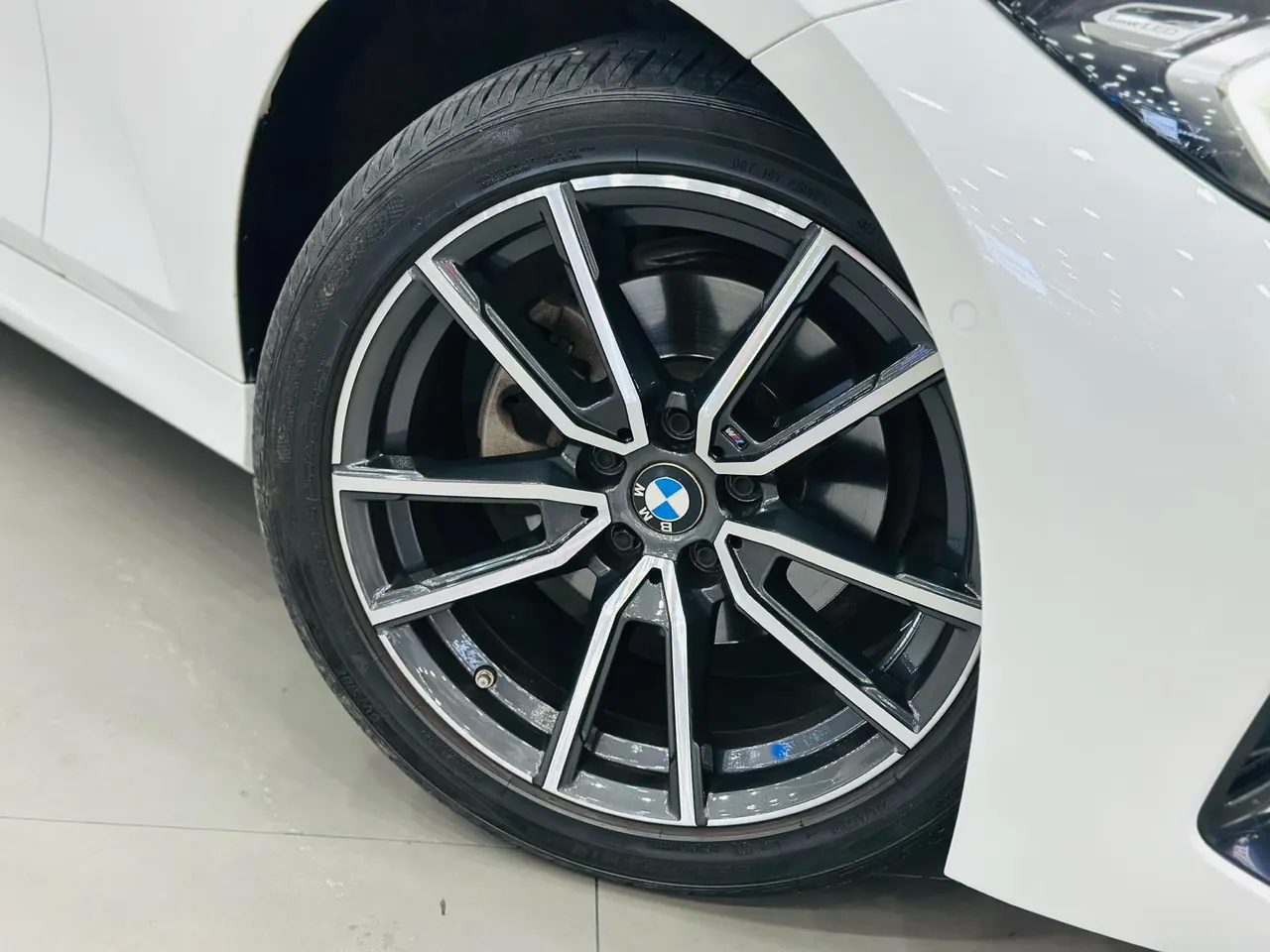 BMW 3 Series 2023 325Li 2.0T M Sports Suit Automatic Gear 10