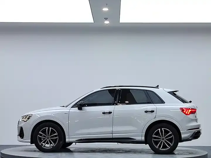 Audi Q3 2022 35 TFSI Enterprising Dynamic 5