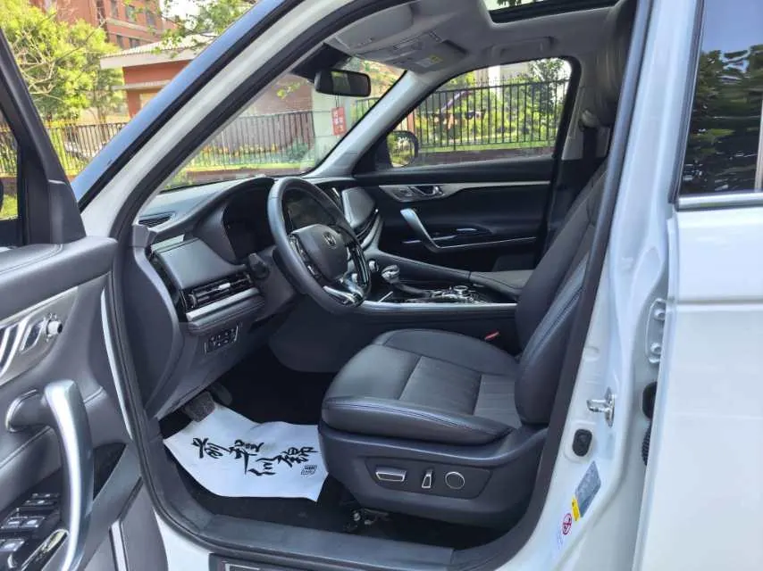 ChangAn 2021 CS95 2.0T Two-Drive Luxury Automatic Gear 2